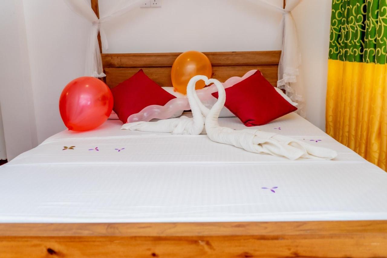 Rainforest Holiday Inn 데니야야 외부 사진