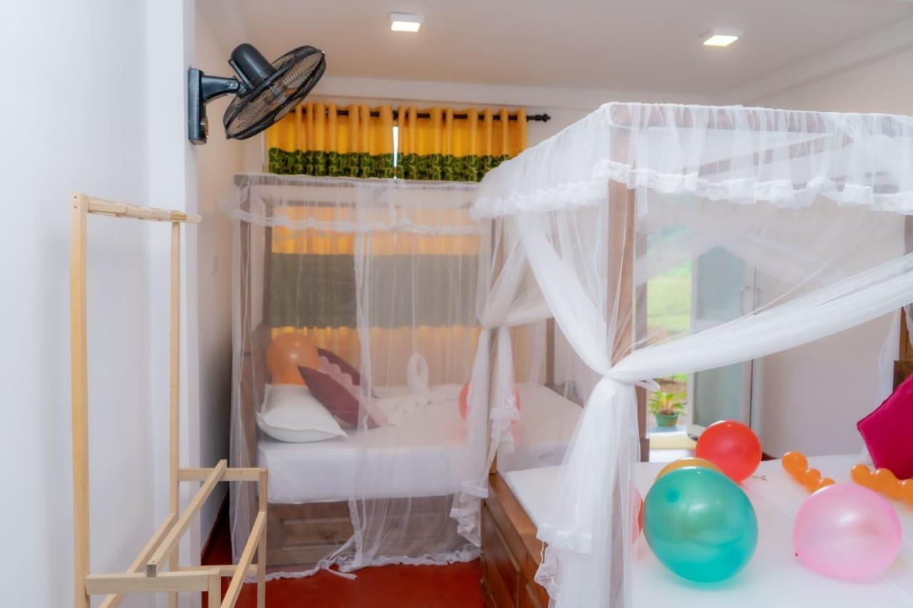 Rainforest Holiday Inn 데니야야 외부 사진