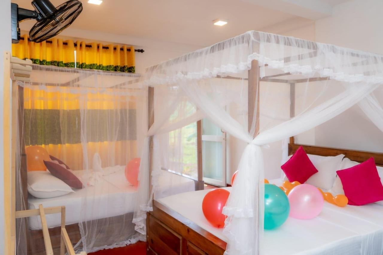 Rainforest Holiday Inn 데니야야 외부 사진