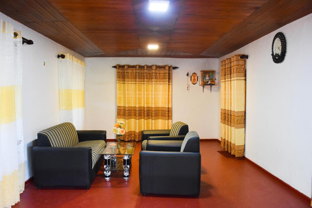Rainforest Holiday Inn 데니야야 외부 사진